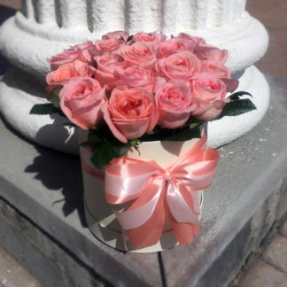 Розовые розы в коробке Карина 25 шт Воронеж